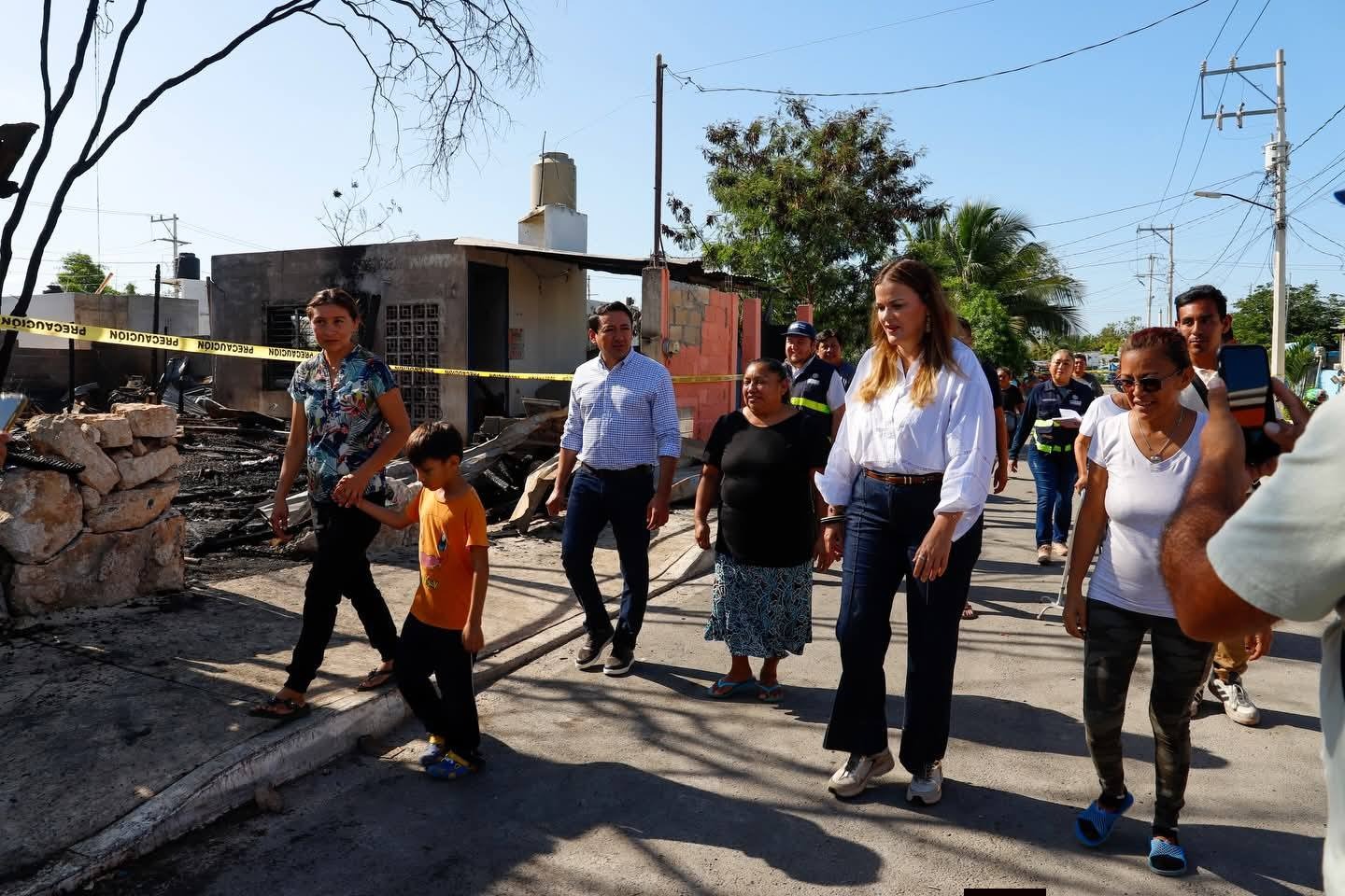 El Ayuntamiento de Mérida mantiene acompañamiento permanente a familias afectadas por incendio en San Luis Sur Dzununcán.