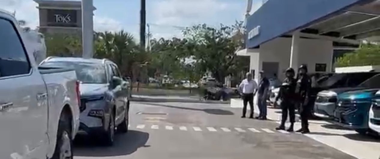 Fuga de gas en camión de valores obliga a evacuar taller de “Ford Altabrisa”