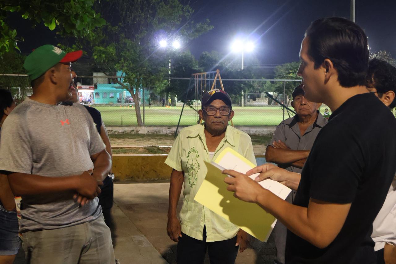 Denuncian vecinos de San Antonio Xluch “privatización” de espacios públicos por comité deportivo