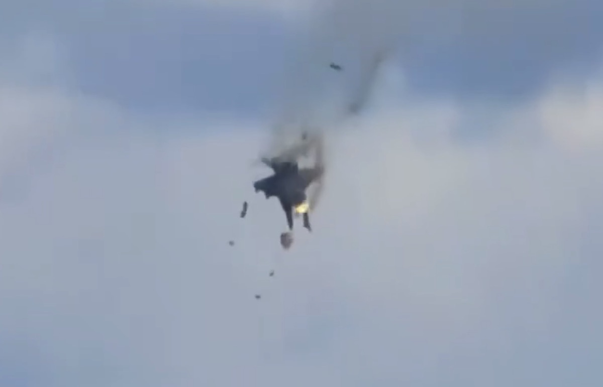 Se salvan cuatro tripulantes tras colisión de dos jets militares en Idaho