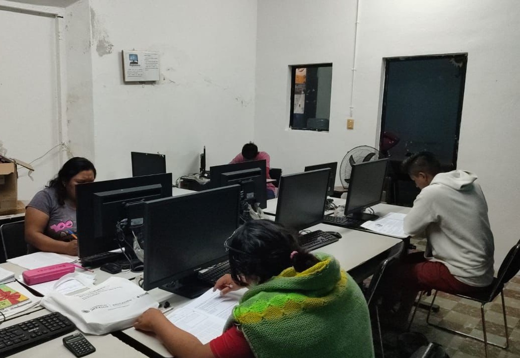 Ieaey abre convocatoria para personas voluntarias contra el rezago educativo