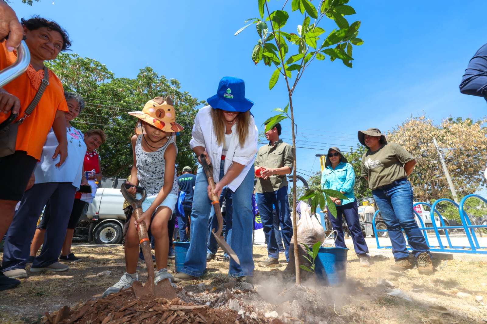 Continúa Cecilia Patrón con Mega Operativos en toda la ciudad; hoy beneficia a más de 2 mil vecinos de Manzana 115.