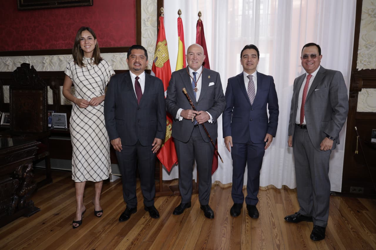 Las Valladolid de Yucatán y España formalizan hermanamiento