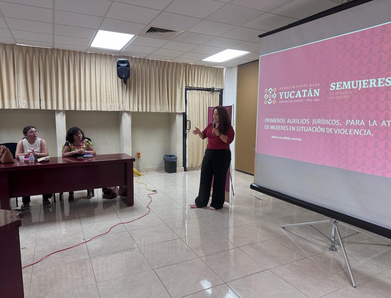Capacitan a 21 municipios en primeros auxilios jurídicos para atender a mujeres en situación de violencia