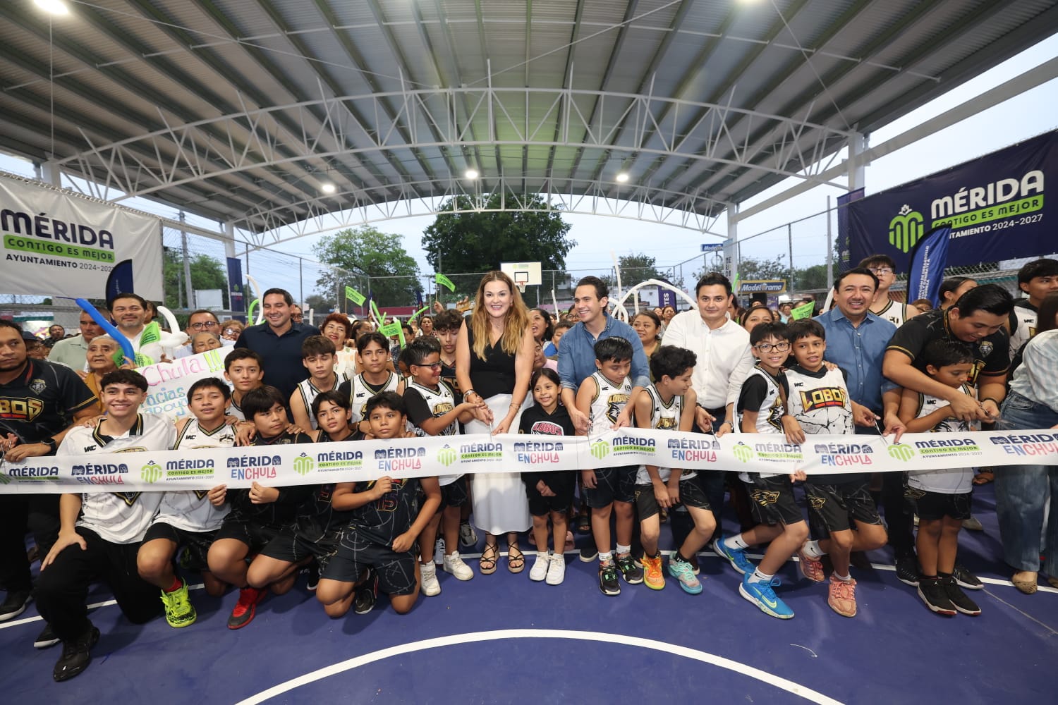 Cecilia Patrón continúa entrega de domos para canchas deportivas; “Mérida merece lo mejor”