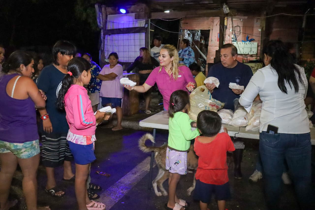 DIF Yucatán brinda apoyo a familias afectadas por lluvias en el sur de Mérida