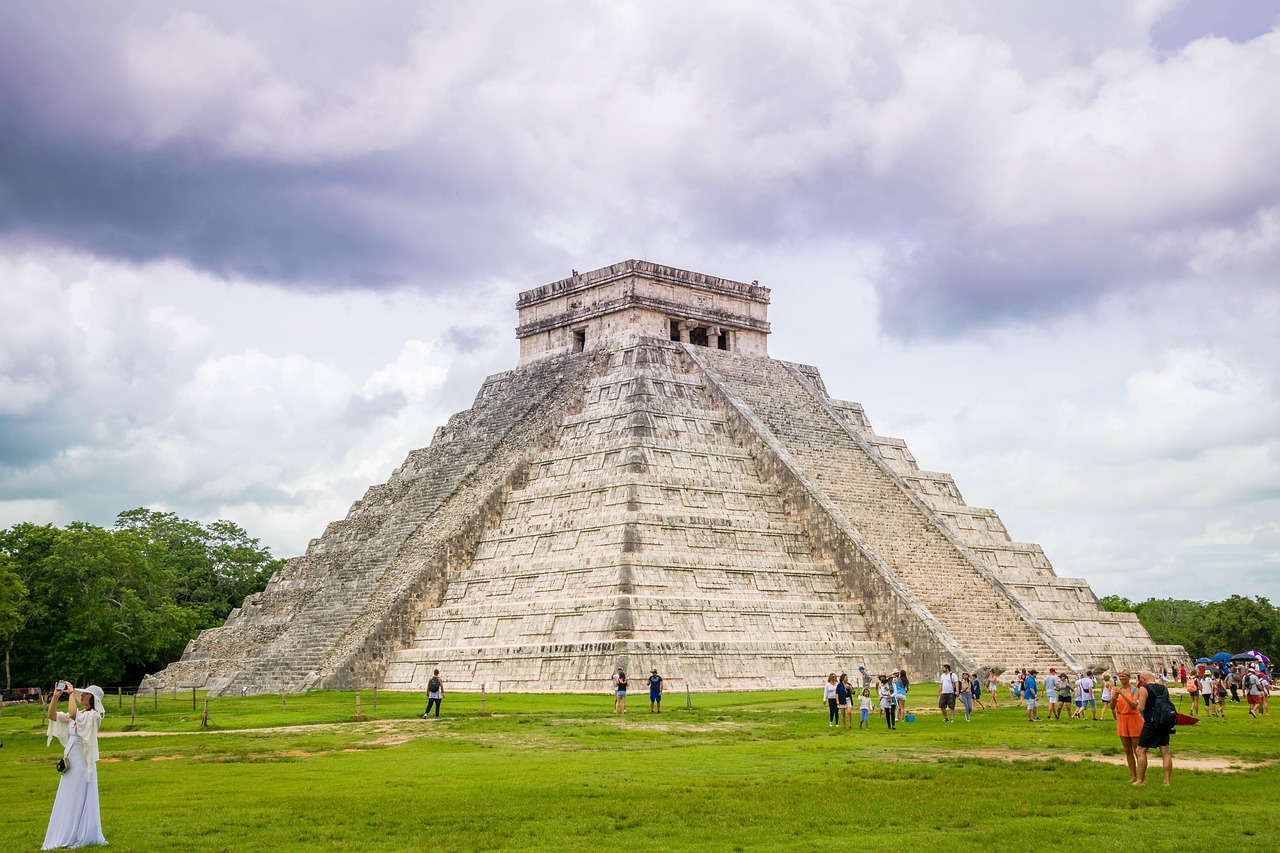 Gobierno de Yucatán, INAH y artesanos alcanzan acuerdo para reabrir Chichén Itzá