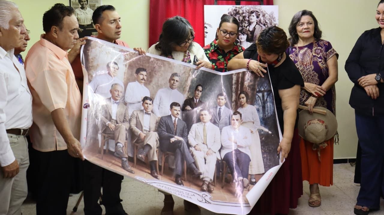 Conmemoran legado democrático de Rosa Torre González con exposición documental