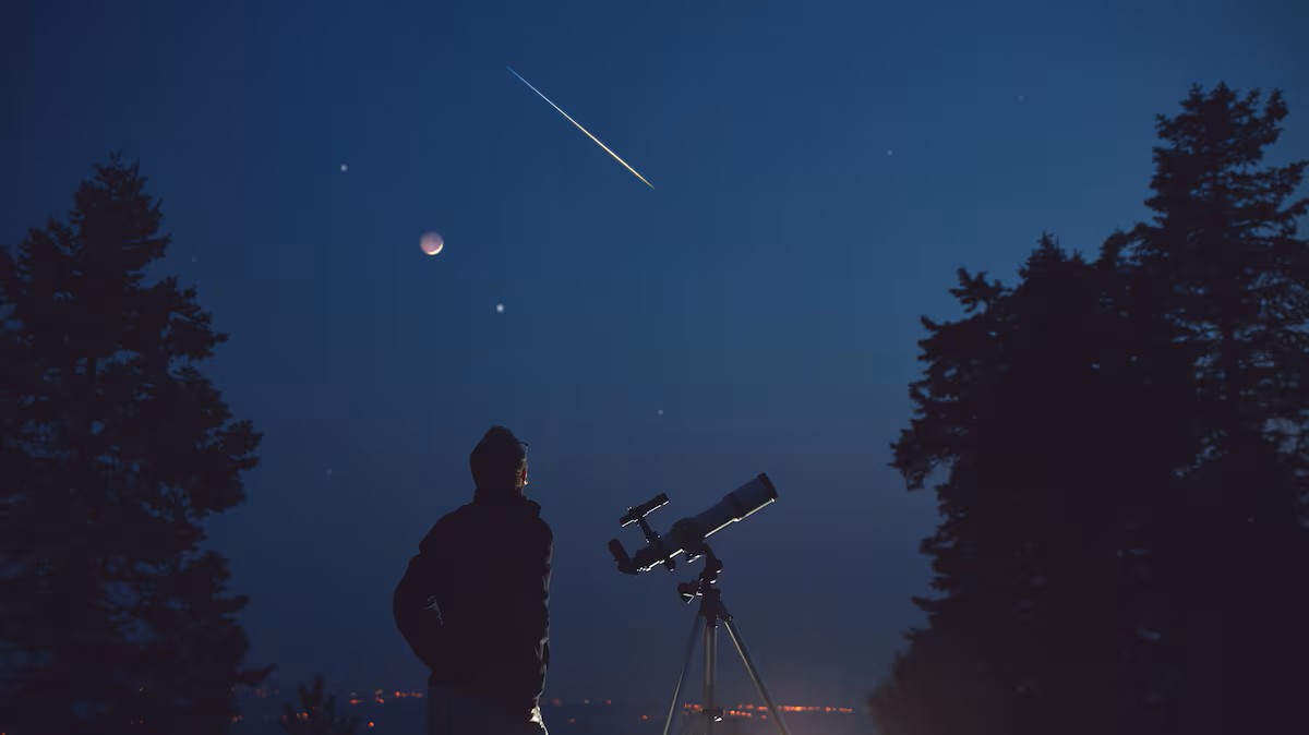 Mitos y verdades de la Luna de Fresa y el solsticio junto a los banquetes tradicionales de junio