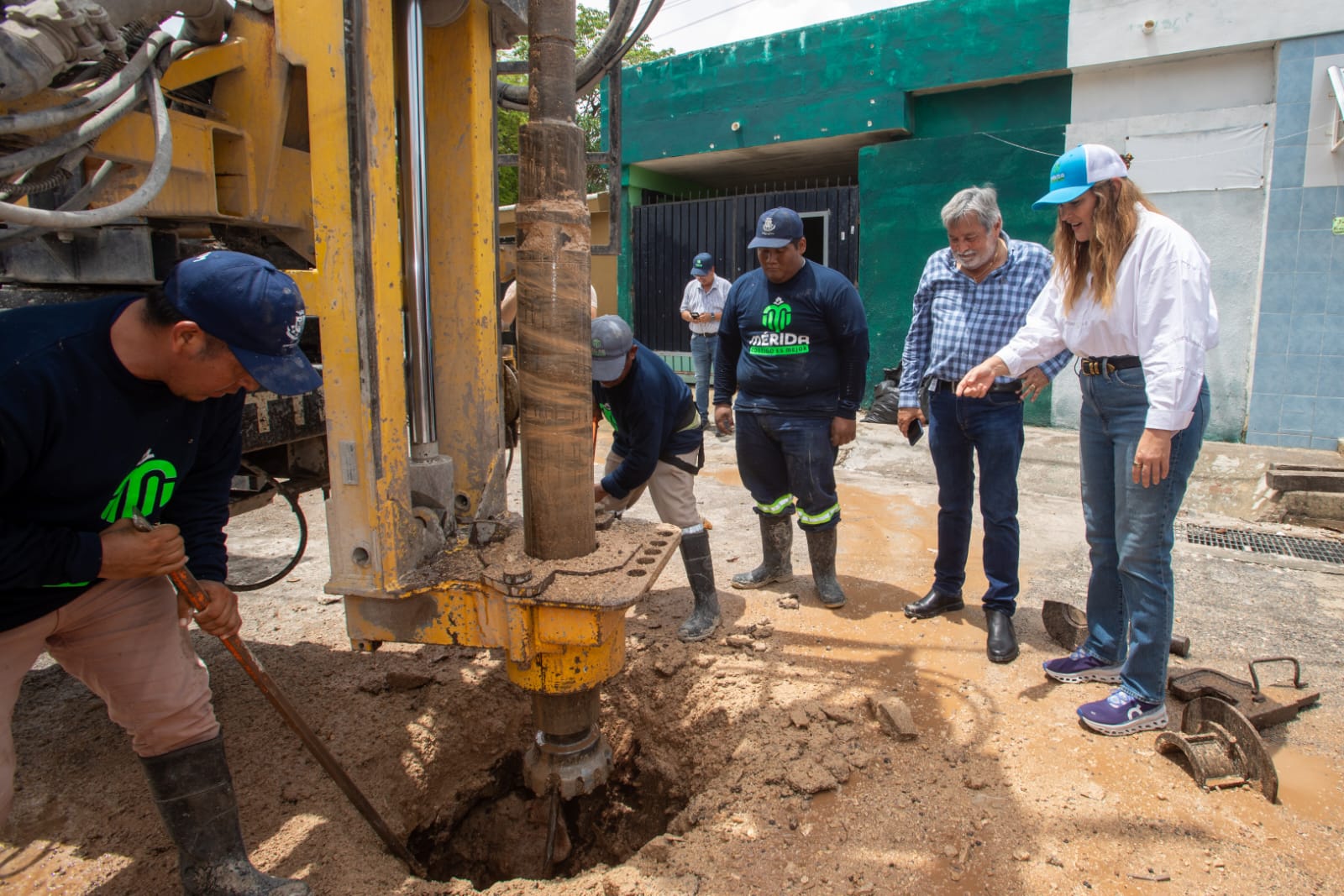 Calle por calle, Cecilia Patrón dispone al Ayuntamiento para atender a la población afectada por las lluvias