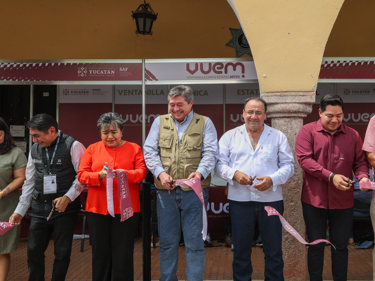 Ventanilla Única Estatal Móvil acerca más de 150 trámites a Dzidzantún