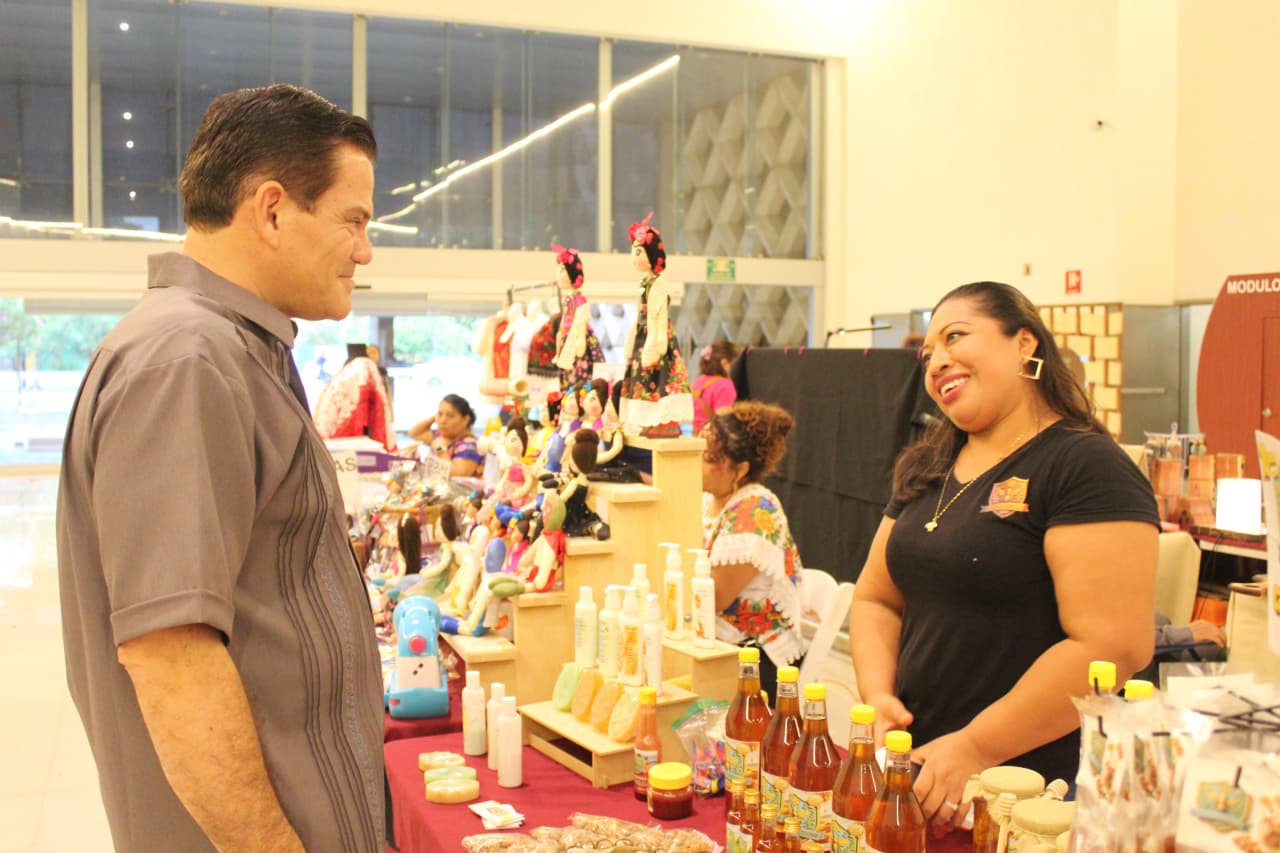 Bazar Artesanal del IYEM logra ventas históricas para artesanas, artesanos y emprendedores yucatecos