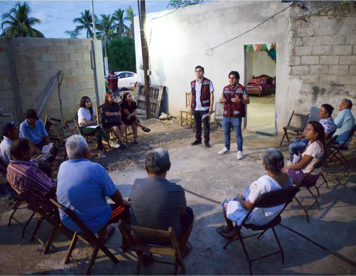 Diego Carrera escucha y gestiona demandas de las familias en San Ignacio Tesip