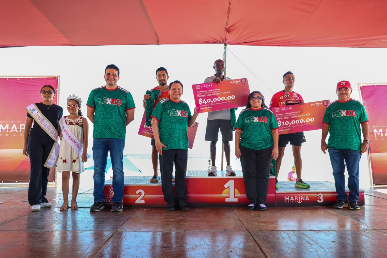 Gobernador Joaquín Díaz Mena encabeza salida y premiación del Maratón de la Marina
