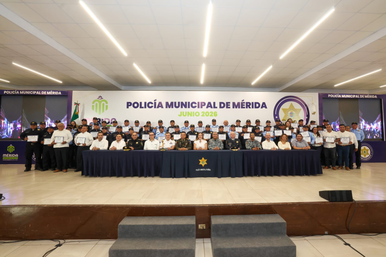 Cecilia Patrón reconoce la labor de la Policía Municipal en su 23 aniversario: “Gracias por servir y proteger a las familias meridanas y el corazón de nuestra ciudad”.