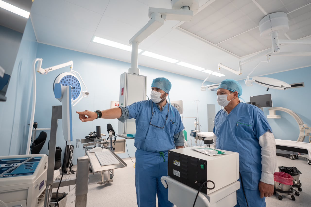 Avanza transformación de la salud en Yucatán con primera cirugía robótica en el estado