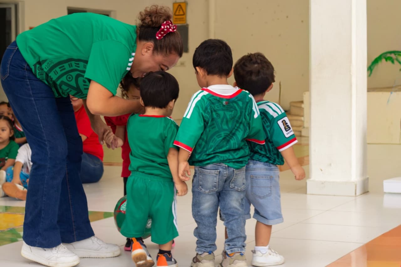 Niñas y niños de los Centros de Atención Infantil del Isstey viven emoción del fútbol