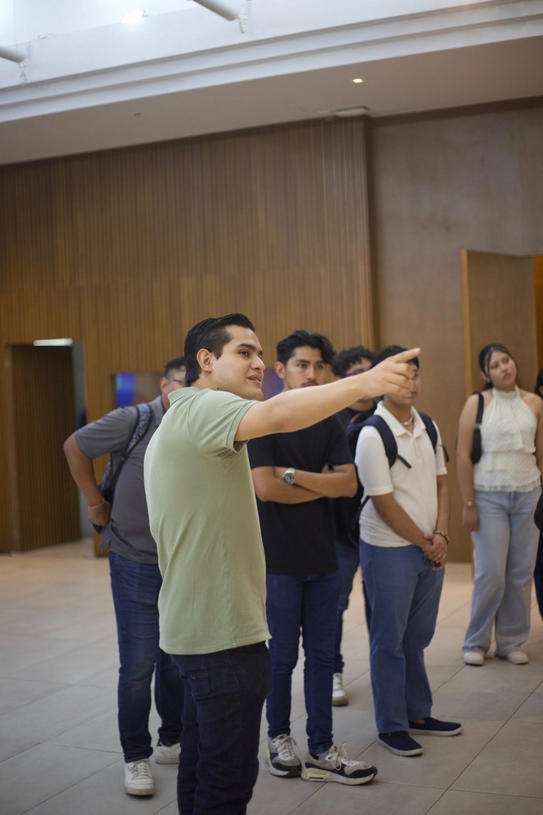 Fomenta el regidor Diego Carrera la profesionalización política de la juventud en Mérida