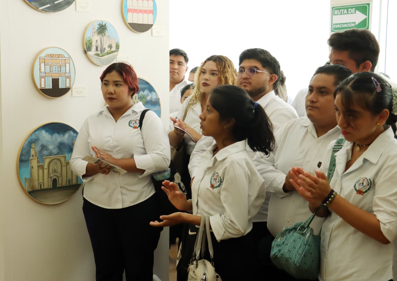 Abre muestra pictórica de estudiantes de Dzidzantún en la Biblioteca Yucatanense