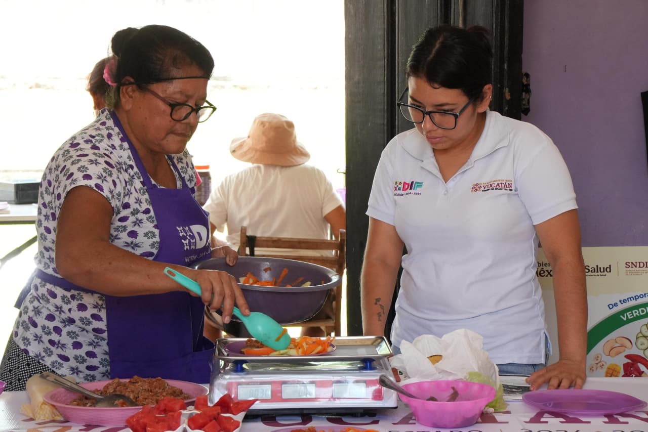 DIF Yucatán promueve alimentación saludable en comedores comunitarios de Tekantó