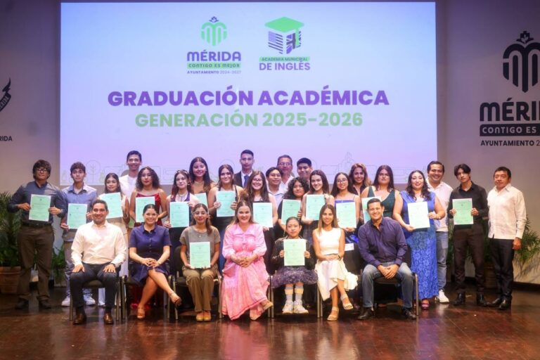 Cada graduado de la Academia de Inglés tiene más oportunidades para crecer y acceder a mejores empleos: Cecilia Patrón